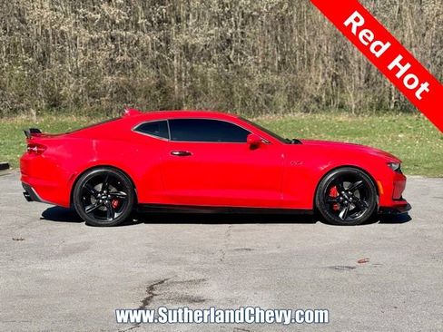 Used 2021 Chevrolet Camaro LT image 8