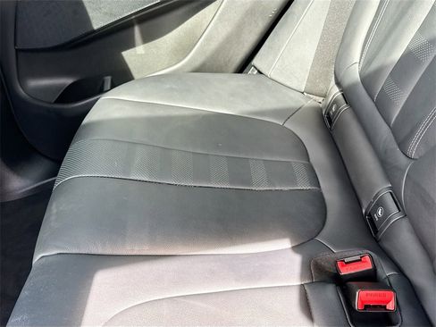 Used 2022 BMW X5 xDrive40i w/ Premium Package image 29