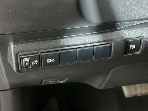 Used 2021 Toyota Corolla LE FWD image 17