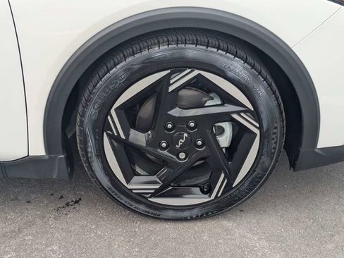 Used 2025 Kia K4 EX image 11