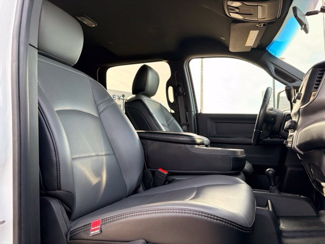 Used 2024 RAM 3500 Tradesman w/ Chrome Appearance Group AWD/4WD image 18