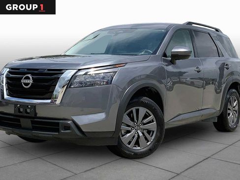 Used 2025 Nissan Pathfinder SV FWD image 1