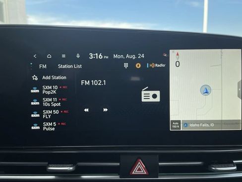 Used 2025 Hyundai Elantra SEL FWD image 16