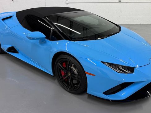 Used 2020 Lamborghini Huracan EVO RWD image 3