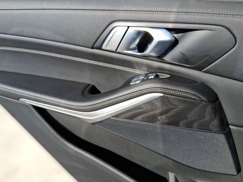 Certified 2022 BMW X7 xDrive40i w/ M Sport Package image 29