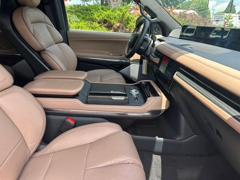 New 2026 Lincoln Navigator Black Label AWD/4WD image 13
