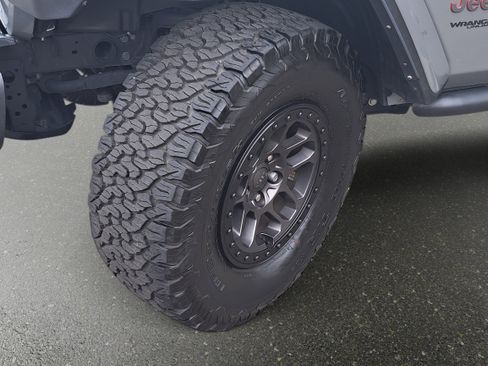 Used 2022 Jeep Wrangler Unlimited Rubicon w/ Xtreme Recon 35" Tire Package AWD/4WD image 30