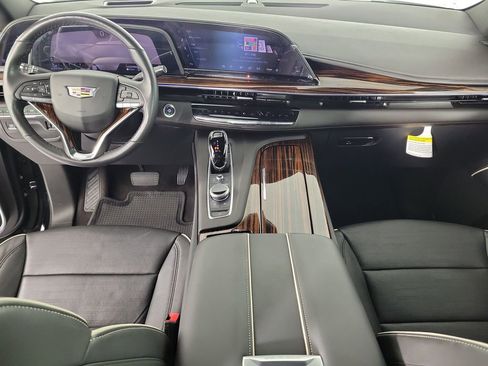Used 2023 Cadillac Escalade ESV Premium Luxury AWD/4WD image 16