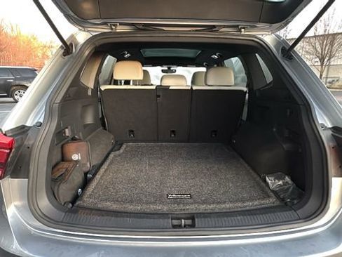 Used 2021 Volkswagen Tiguan SE R-Line image 37