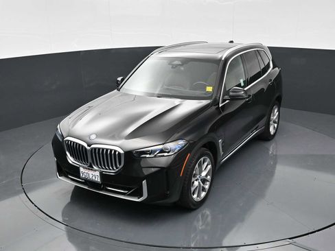 Used 2024 BMW X5 xDrive50e w/ Premium Package AWD/4WD image 17