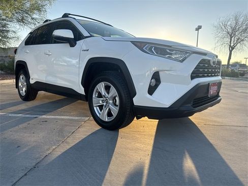 Used 2019 Toyota RAV4 XLE image 3