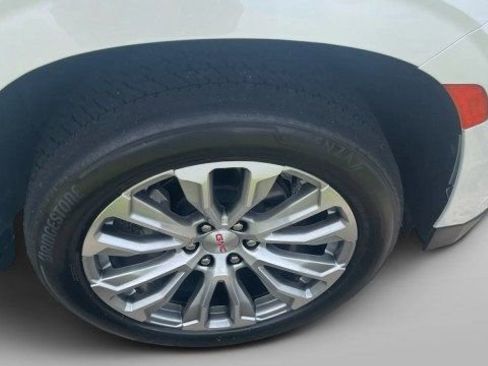 Used 2022 GMC Yukon XL Denali w/ Denali Premium Package AWD/4WD image 4