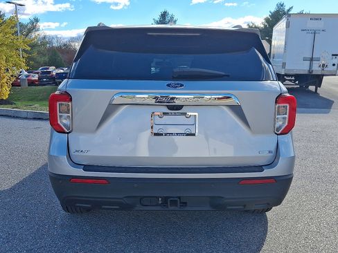 Used 2020 Ford Explorer XLT w/ Class III Trailer Tow Package image 6