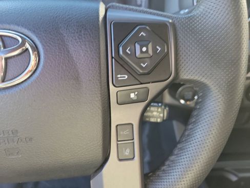 Used 2022 Toyota Tacoma TRD Off-Road image 29