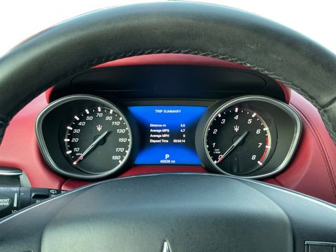 Used 2018 Maserati Levante GranLusso image 13