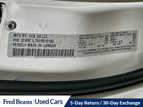 Used 2023 Chrysler Pacifica Touring-L FWD image 38