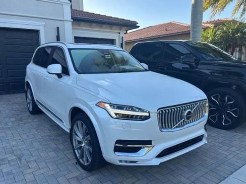Certified 2023 Volvo XC90 B6 Plus AWD/4WD image 2