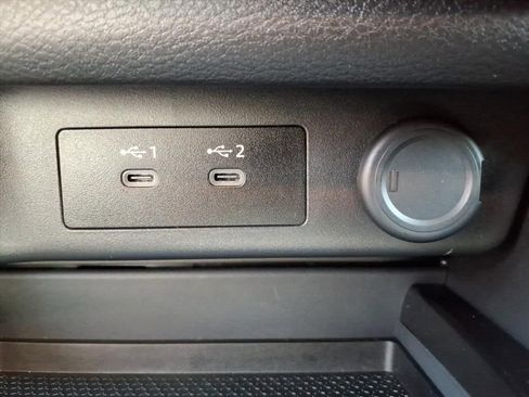 Used 2025 Nissan Rogue S image 27