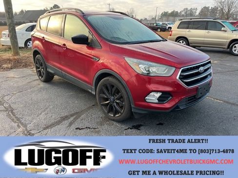 Used 2017 Ford Escape SE w/ SE Sport Appearance Package image 1
