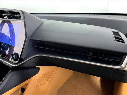 Used 2023 Lexus RZ 450e Premium image 17