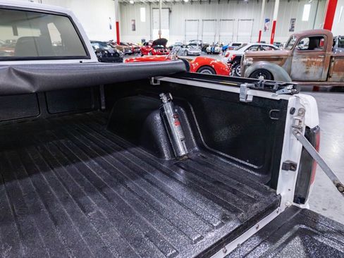 Used 1993 Chevrolet S10 Pickup 2WD Extended Cab image 38