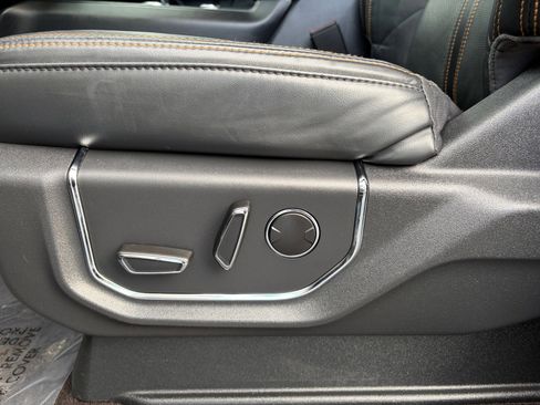 Used 2023 Ford Expedition Platinum AWD/4WD image 14