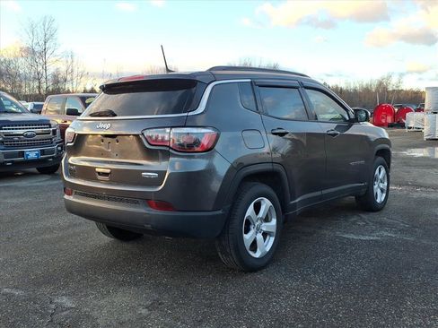 Used 2019 Jeep Compass Latitude w/ Popular Equipment Group image 5