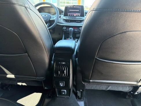 Used 2025 Jeep Compass Latitude AWD/4WD image 29