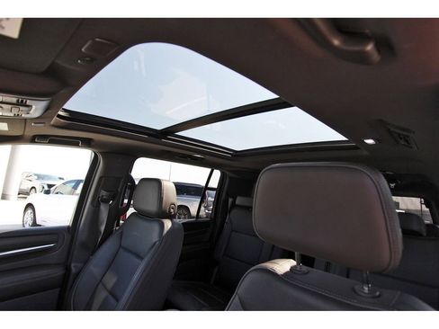 Used 2023 GMC Yukon XL Denali image 28