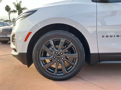 Used 2023 Chevrolet Equinox RS image 32
