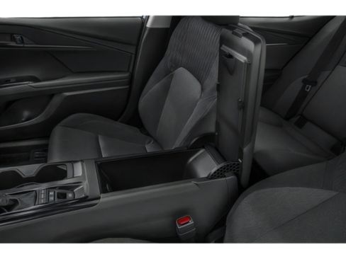 Used 2025 Toyota Camry LE image 13