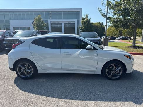 Used 2020 Hyundai Veloster 2.0 image 2