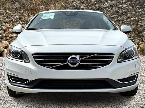 Used 2015 Volvo S60 T5 Platinum image 3