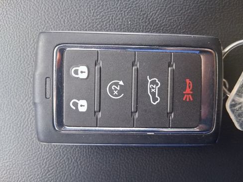 Used 2025 Jeep Grand Cherokee Altitude RWD image 14