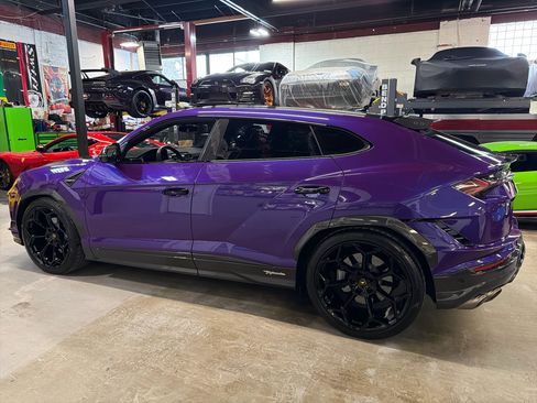 Used 2023 Lamborghini Urus Performante image 9