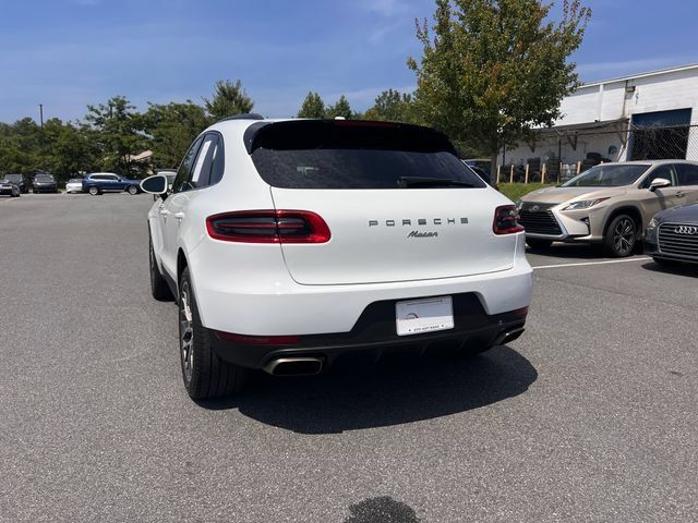 Used 2018 Porsche Macan w/ Premium Package Plus AWD/4WD image 3