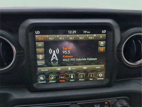 Used 2021 Jeep Wrangler Unlimited Sahara w/ Safety Group image 16