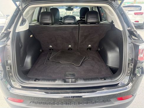 Used 2018 Jeep Compass Latitude w/ Popular Equipment Group FWD image 20