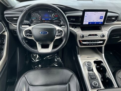 Used 2023 Ford Explorer XLT w/ Equipment Group 202A image 26