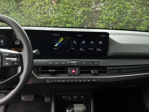 Used 2025 Kia K4 FWD image 13