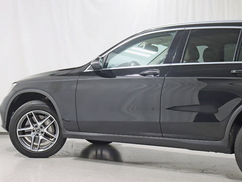 Used 2017 Mercedes-Benz GLC 300 4MATIC w/ Premium 2 Package image 11