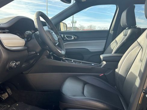 New 2026 Jeep Compass Limited image 9