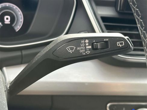 Used 2021 Audi Q5 e Prestige image 18