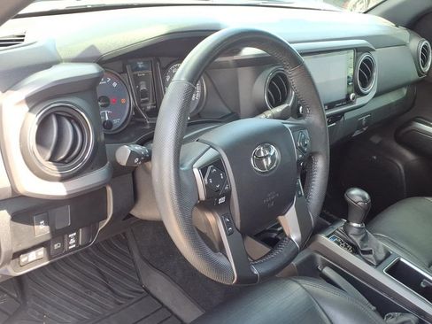 Used 2022 Toyota Tacoma TRD Sport w/ TRD Premium Sport Package RWD image 23
