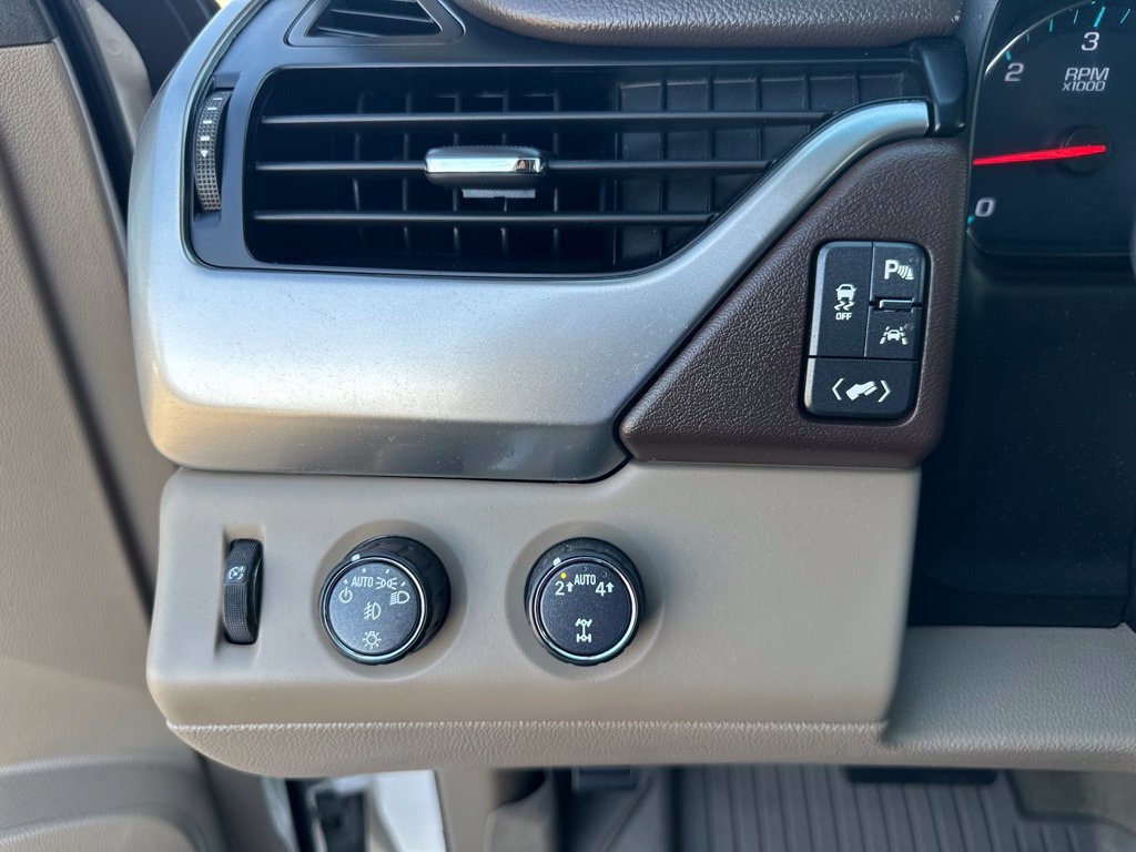 Used 2019 Chevrolet Suburban Premier AWD/4WD image 13