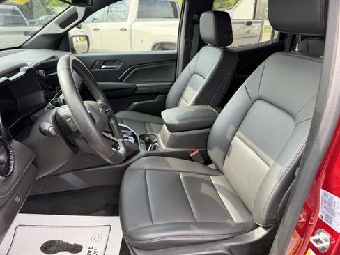 Used 2023 Chevrolet Colorado LT w/ LT Convenience Package III RWD image 10