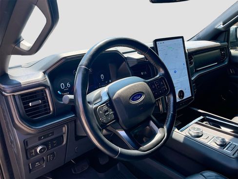 Used 2022 Ford Expedition Max Platinum image 9