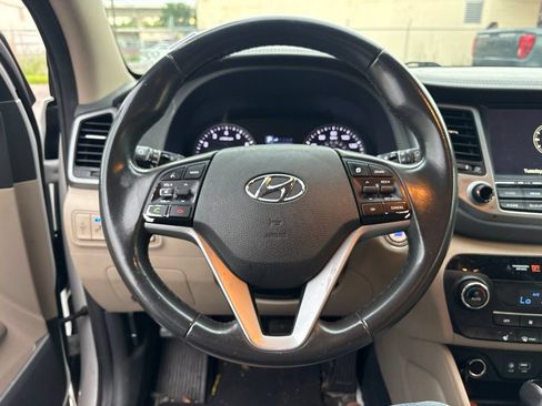 Used 2017 Hyundai Tucson SE Plus w/ Cargo Package FWD image 4