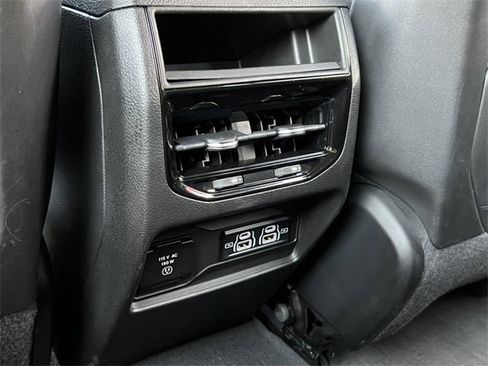 Used 2022 Jeep Grand Cherokee Altitude image 31