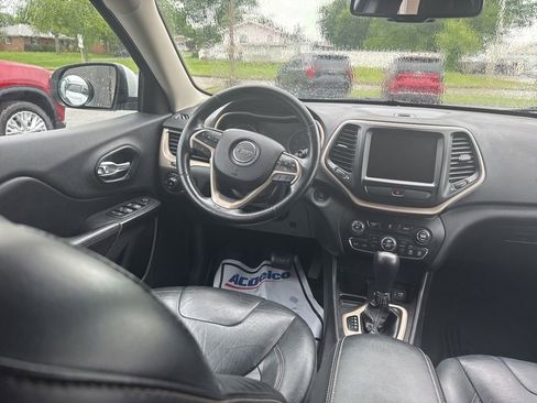 Used 2015 Jeep Cherokee Limited FWD image 14